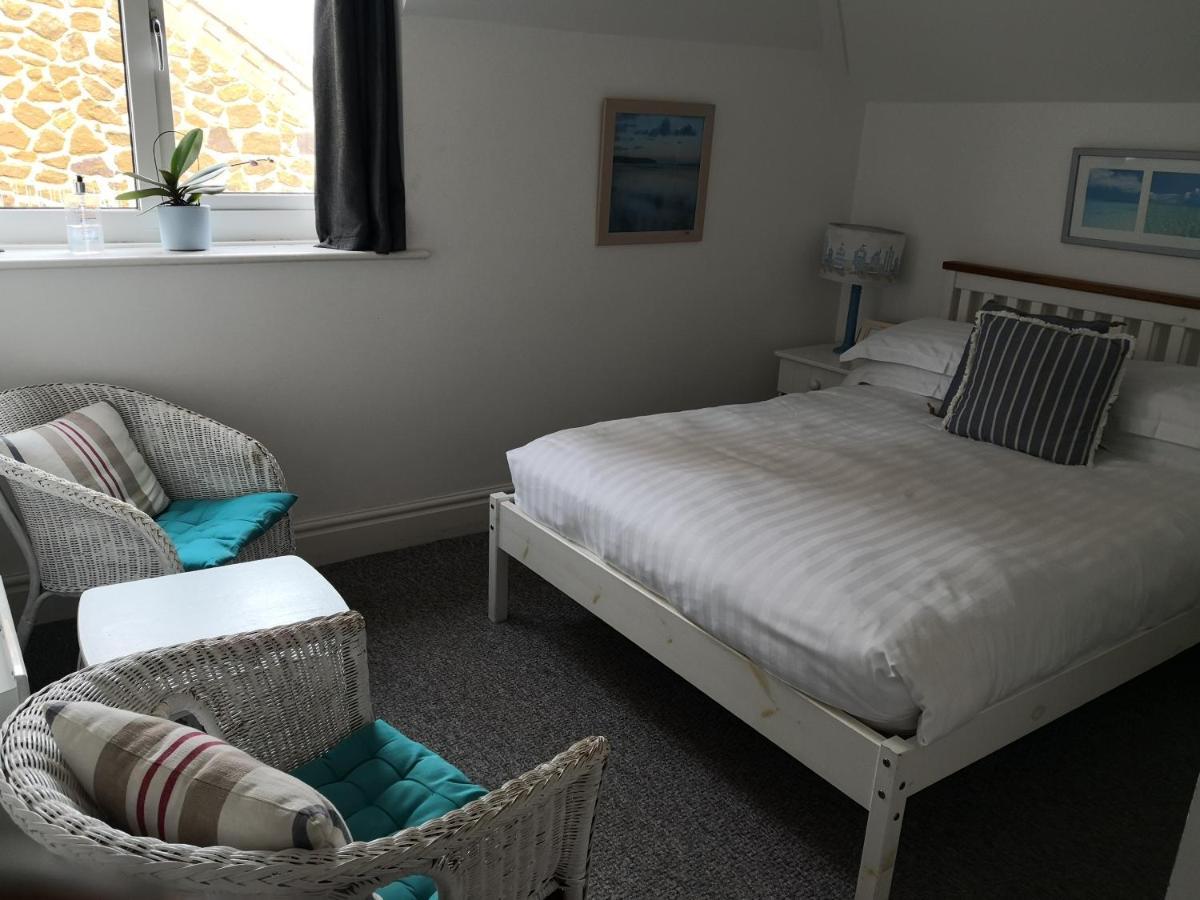 Sunset Guest House Хънстантън Екстериор снимка A room at the hotel