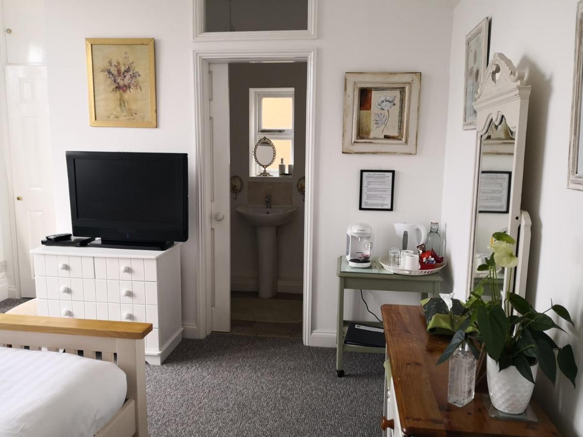 Sunset Guest House Хънстантън Екстериор снимка A room at the hotel