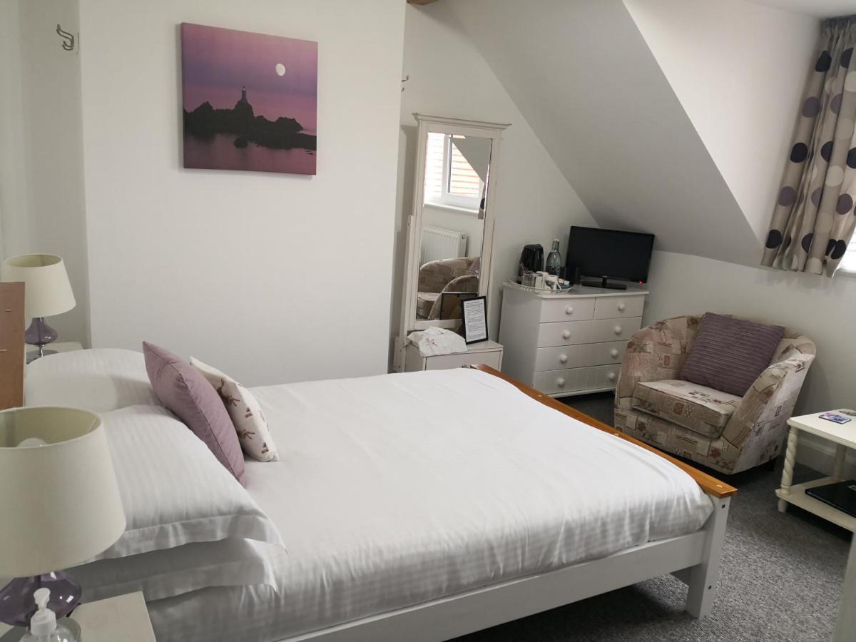 Sunset Guest House Хънстантън Екстериор снимка A room at the hotel