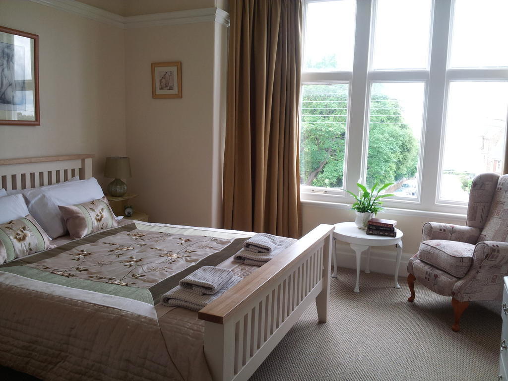 Sunset Guest House Хънстантън Екстериор снимка A bedroom at the hotel